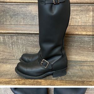 FRYE Women's Engineer 15R Boot size 8, black